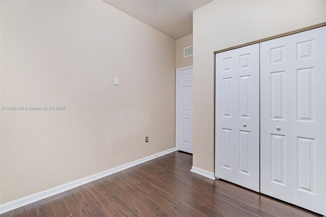 Building Photo - 8800 NW 107 Ct