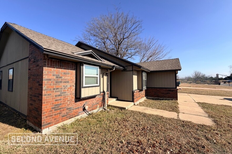 Building Photo - 329 NW 119th St