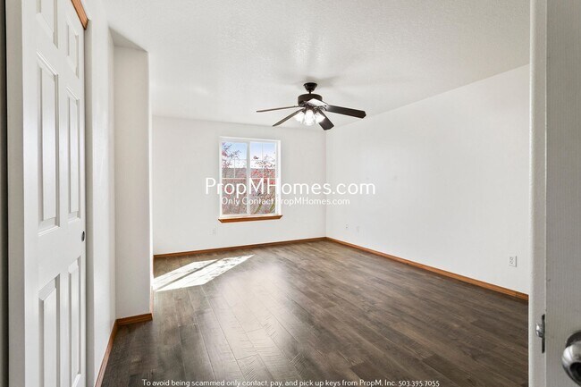 Building Photo - Charming Three Bedroom Newberg Home - Corner Lot!