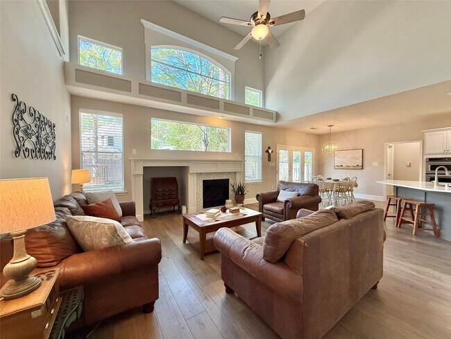 Building Photo - 251 N Maple Glade Cir