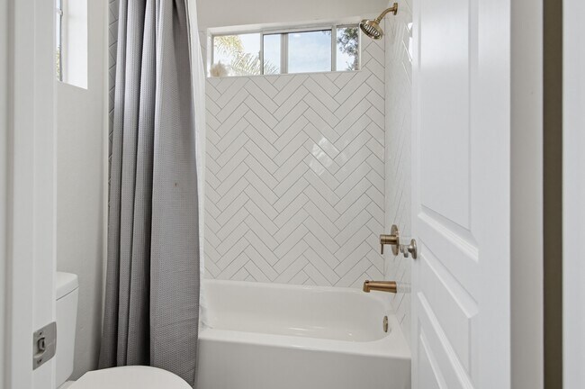 Building Photo - 1317 Gull Ct