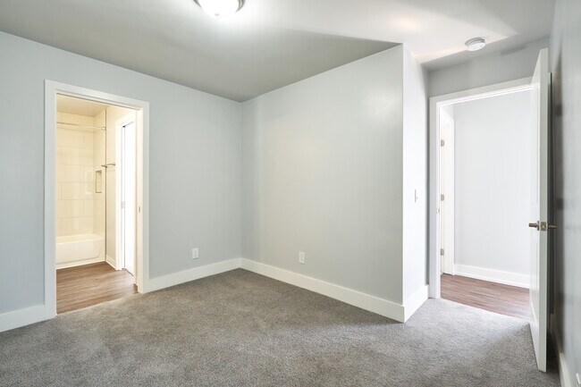 30th #9 bed2 - 30th Ave Townhomes