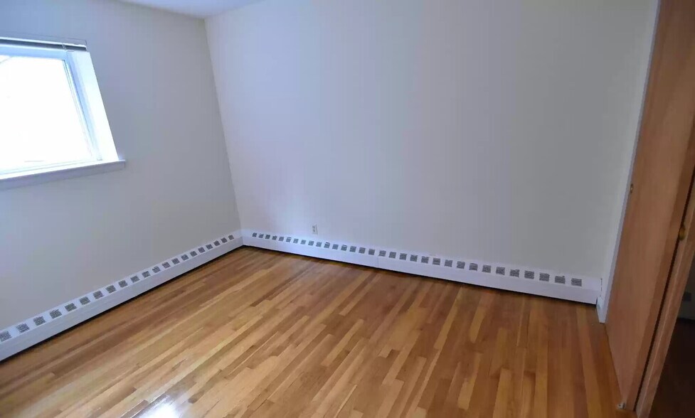 Building Photo - 73 Parkman St