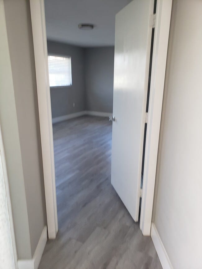 Building Photo - 8060 Canterbury Cir