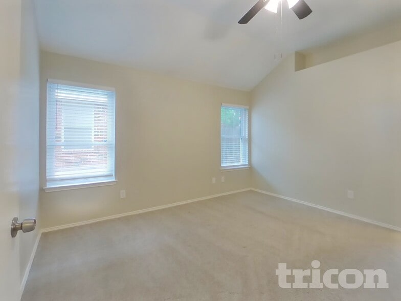 Building Photo - 112 Clover Leaf Ln