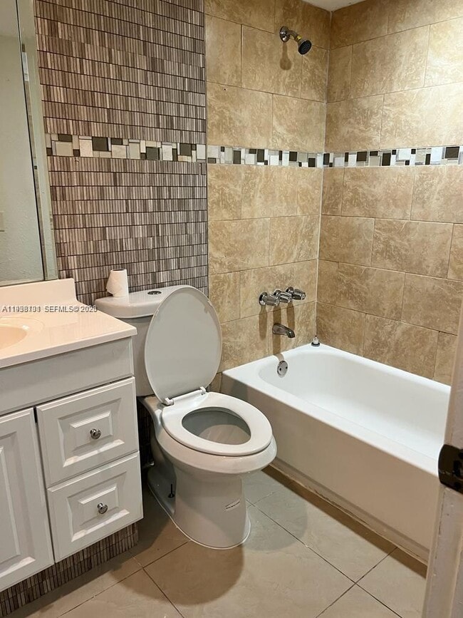 Building Photo - 1305 W 53rd St