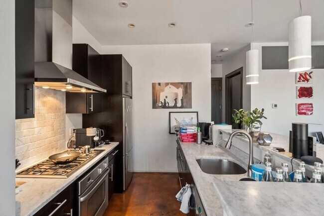 Building Photo - 36 A St