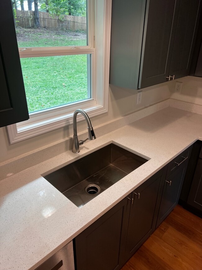 Building Photo - 3025 Barrett Ct