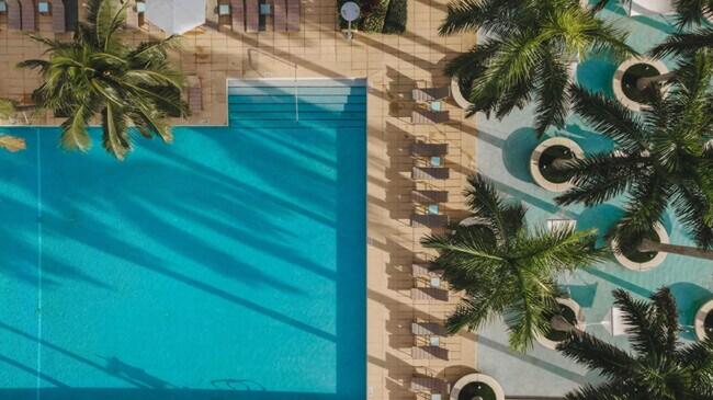 Building Photo - 1441 Brickell Ave