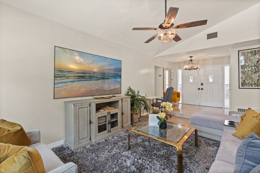 Building Photo - 4760 Lake Cecile Dr