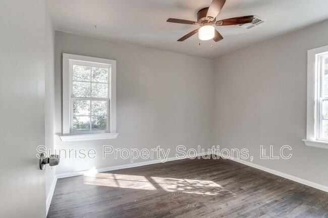 Building Photo - 3933 SW 24th St