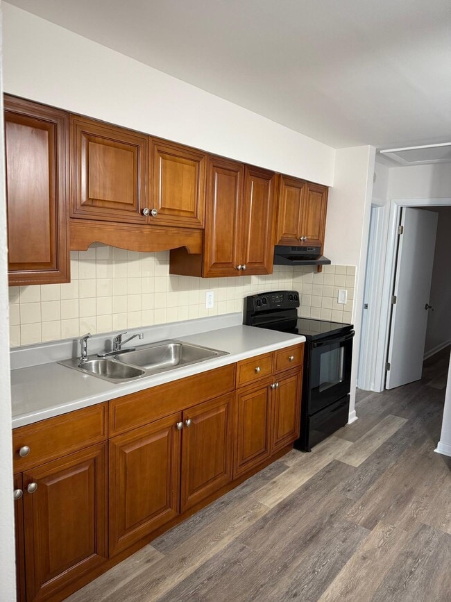 Building Photo - 622 N L St