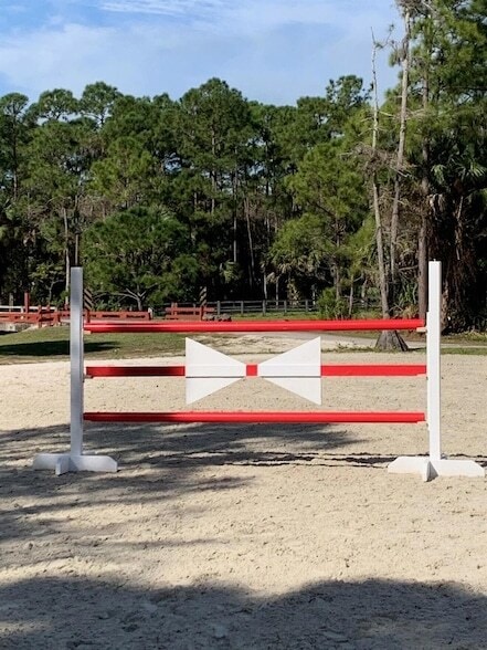 Building Photo - 1711 Stallion Dr