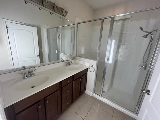 Building Photo - 8639 Via Trieste Dr