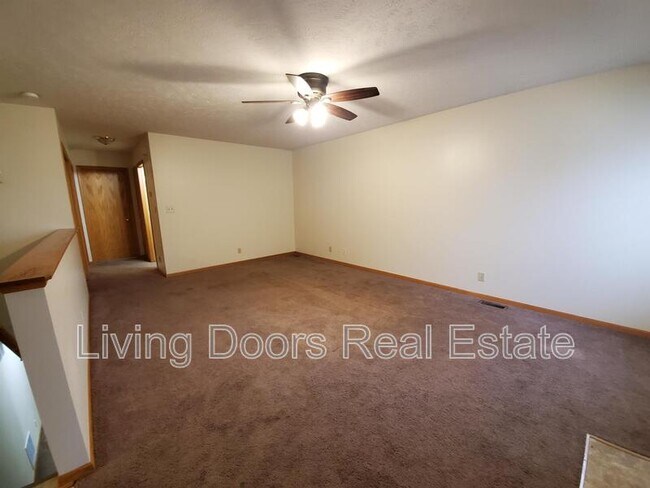 Building Photo - 6441 Whitewater Ln