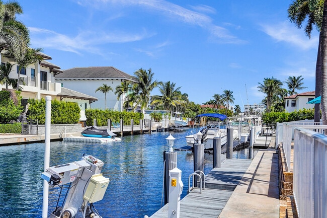 Building Photo - 785 NE 71st St