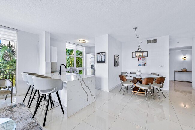 Building Photo - 550 Okeechobee Blvd