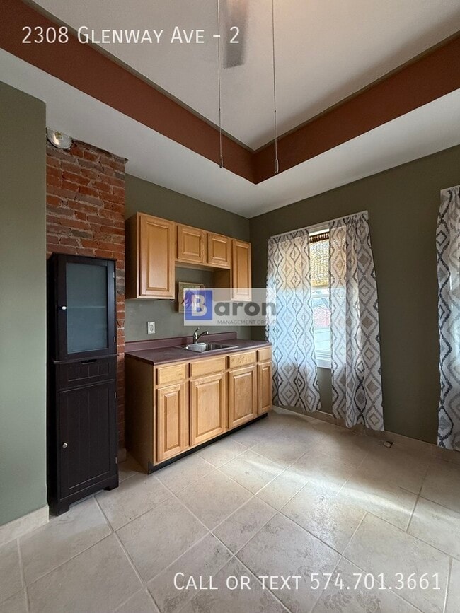 Building Photo - 2308 Glenway Ave