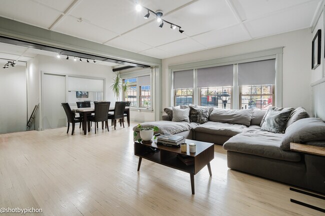 Building Photo - 4 Raymond Ave