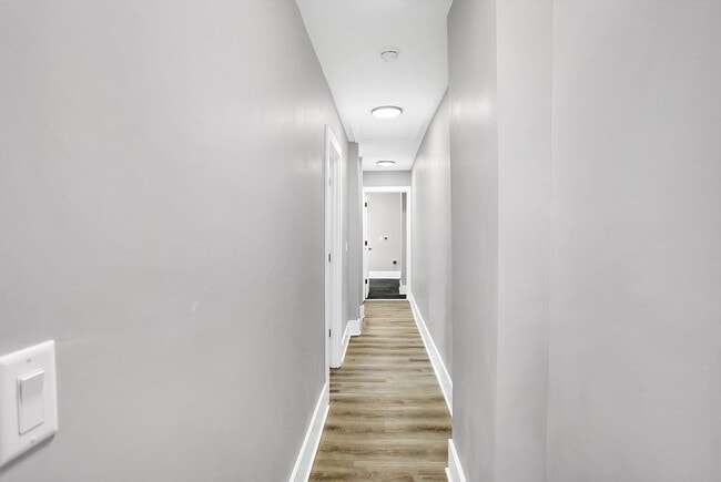 Building Photo - COMING SOON 6/10  Modern, Chic and brand n...