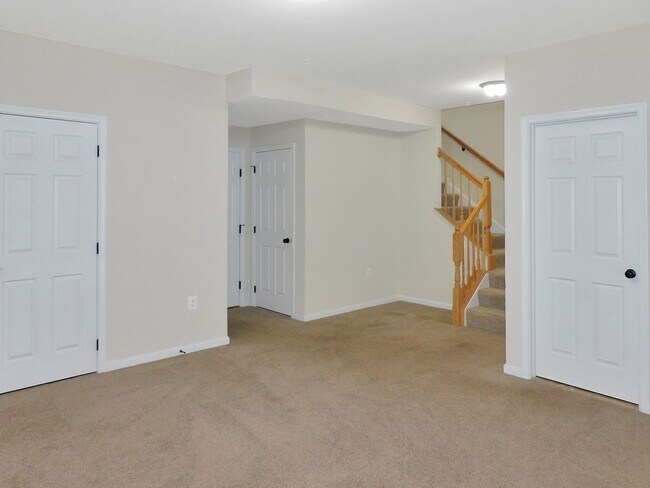 Building Photo - 23363 Marview Ct