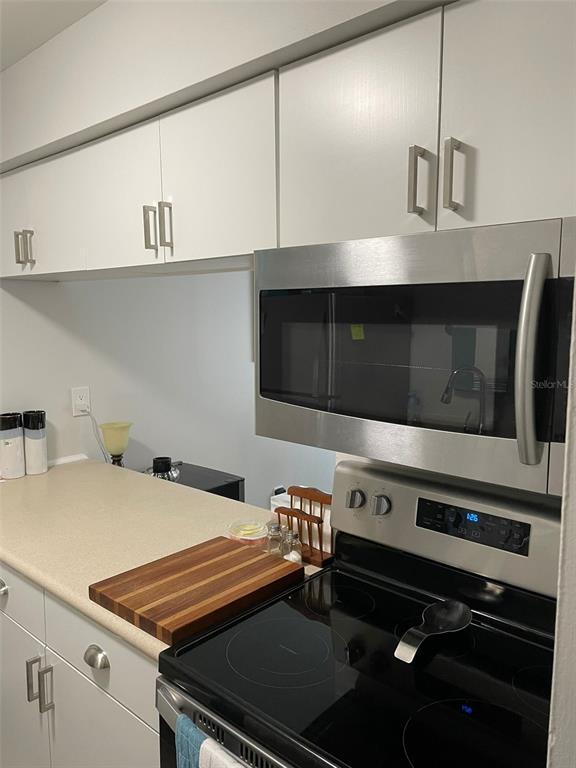 Building Photo - 2725 Hidden Lake Blvd