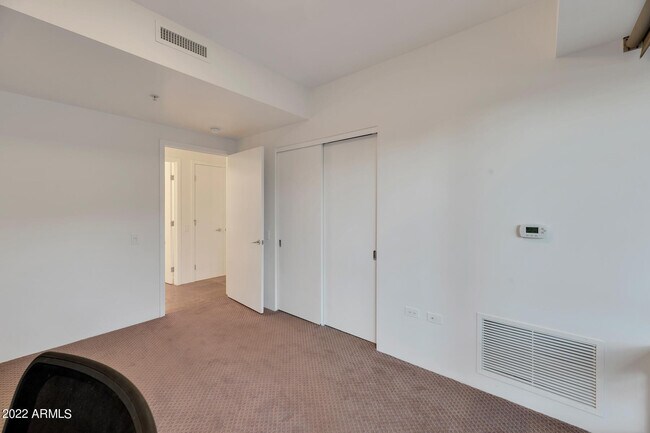 Building Photo - 7161 E Rancho Vista Dr