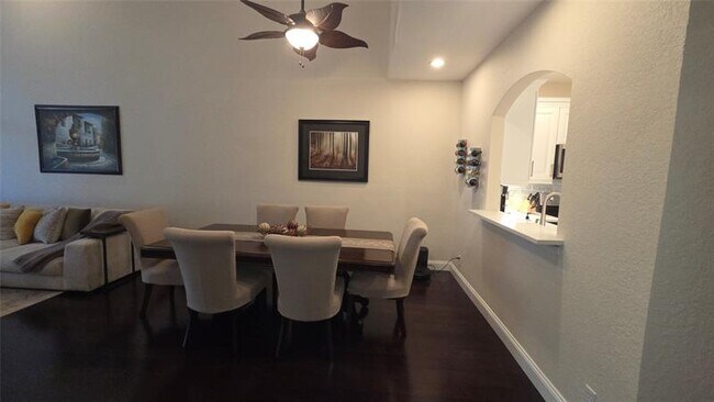 Building Photo - 504 W Palm Aire Dr