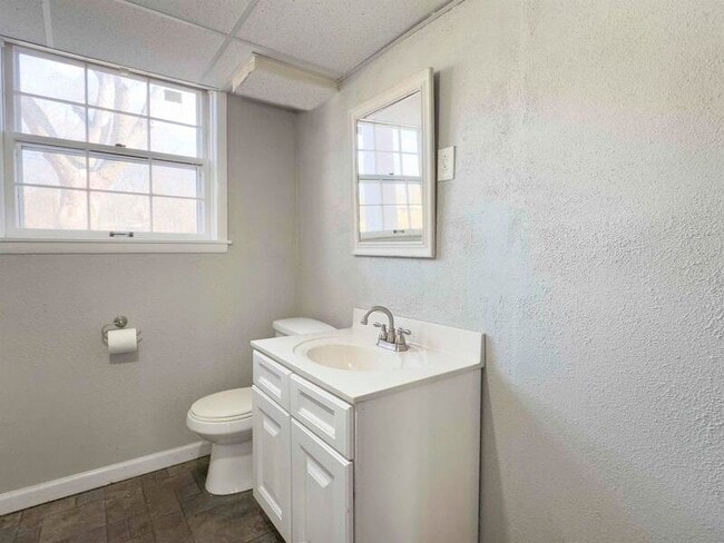 Building Photo - 328 Dunbar Cave Rd