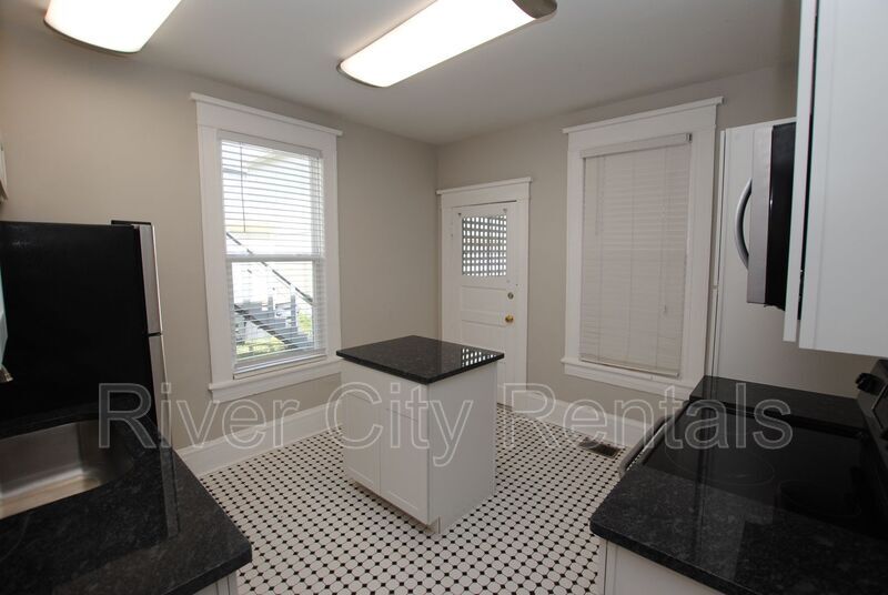 Building Photo - 1525 Osceola St