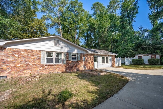 Building Photo - 3533 Greenleaf Rd