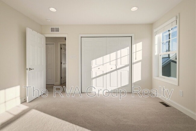 Building Photo - 5025 Rivermere Ln