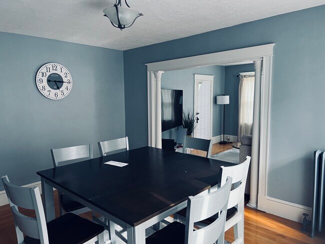 Building Photo - 214 Sabattus St