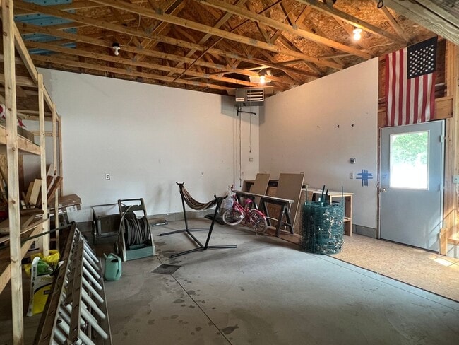 Building Photo - Great Furnished Home in TC