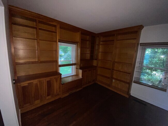 Building Photo - 376 Snyder Hill Rd