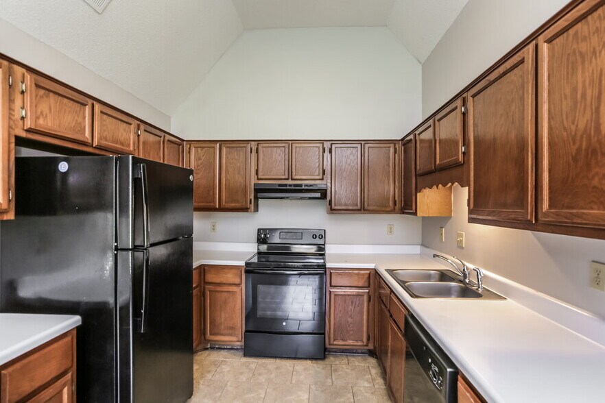 Building Photo - 7850 Deer Cove