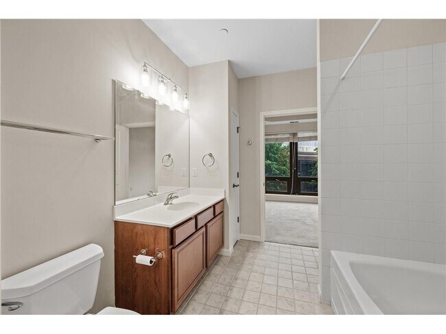 Building Photo - 500 500 E Grant St