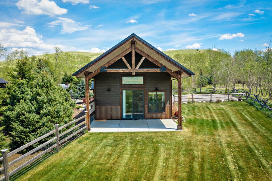 Building Photo - 17448 Wilson Creek Rd