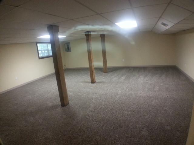 Building Photo - Charming 3 Bedroom / 2 Bath with Finished Basement!