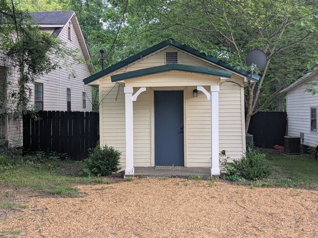 Building Photo - 816 Rison Ave NE