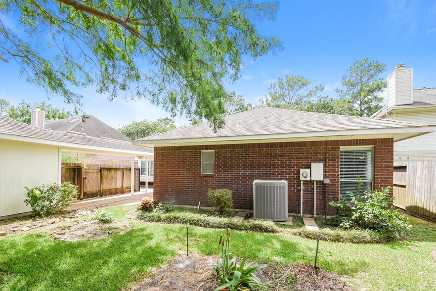 Building Photo - 2819 Calendar Lake Dr