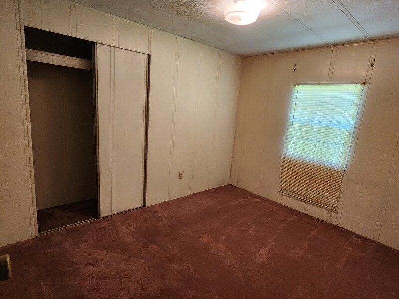 Building Photo - 104 Royalty Ct
