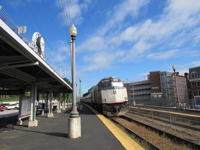 Building Photo - 111 Summer St