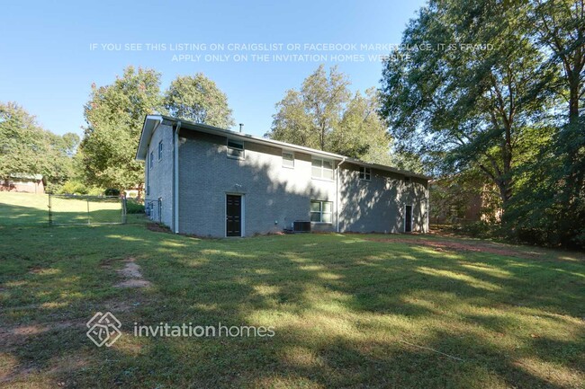 Building Photo - 10165 Twin Oaks Dr