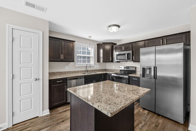 Building Photo - 1062 Whitney Dr