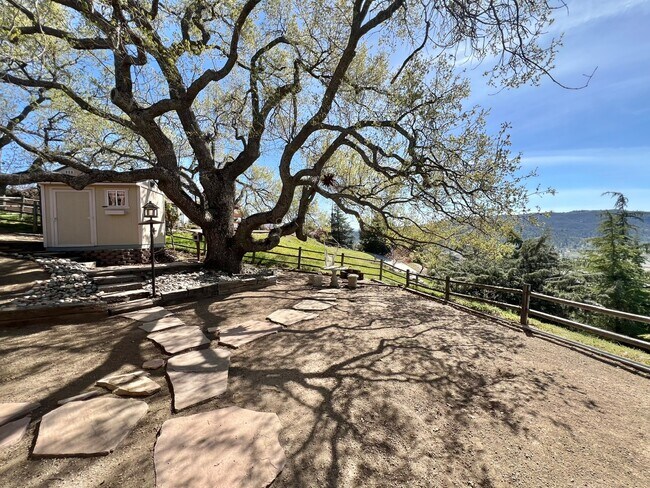 Building Photo - 27030 Oakflat Dr