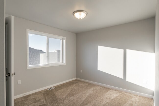 Building Photo - 3615 33rd St S