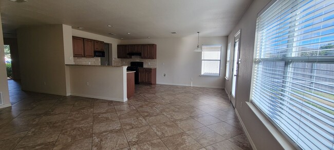 Building Photo - Upgraded Home - Granite Counters - Fenced ...