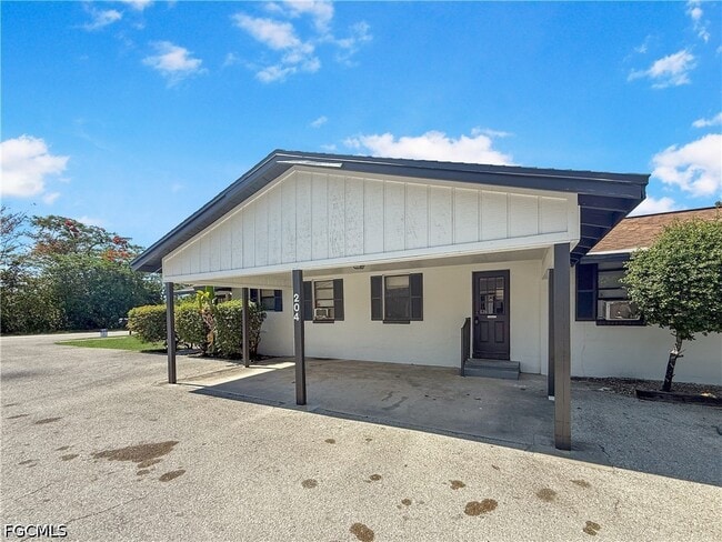 Building Photo - 204 2nd St