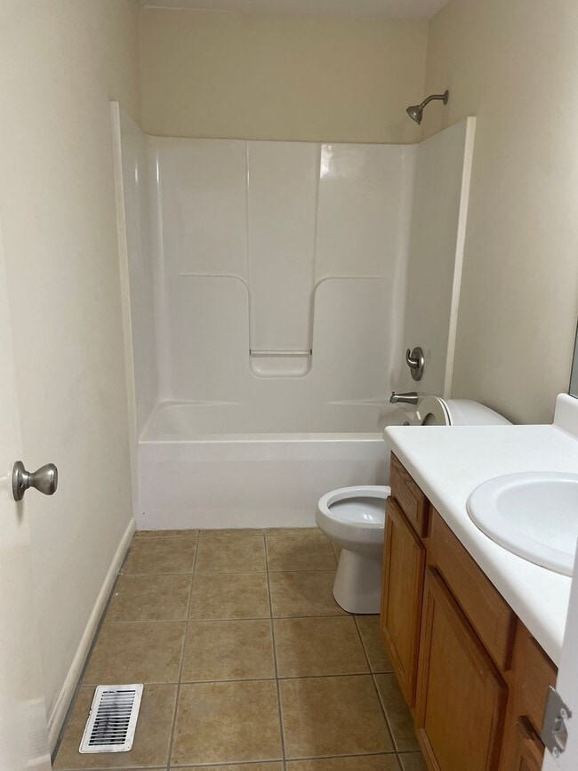 Building Photo - 93 Nunnally Ave